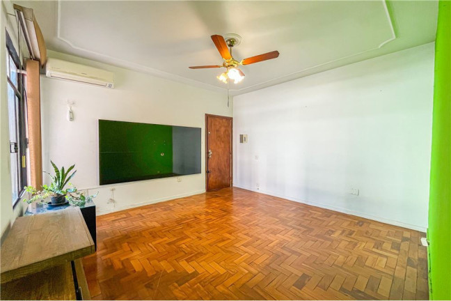Imagem Imóvel com 2 Quartos à Venda, em São João - Porto Alegre Imagem Imóvel com 2 Quartos à Venda, em São João - Porto Alegre