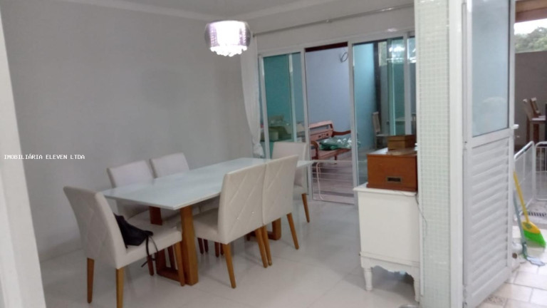Imagem Casa com 3 Quartos à Venda, 127 m² em Portal Dos Gramados - Guarulhos Imagem Casa com 3 Quartos à Venda, 127 m² em Portal Dos Gramados - Guarulhos