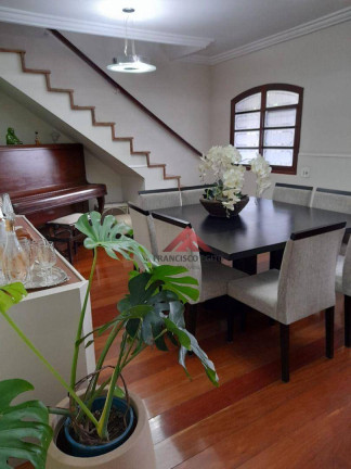 Imagem Casa com 6 Quartos à Venda, 300 m² em Piratininga - Niterói Imagem Casa com 6 Quartos à Venda, 300 m² em Piratininga - Niterói