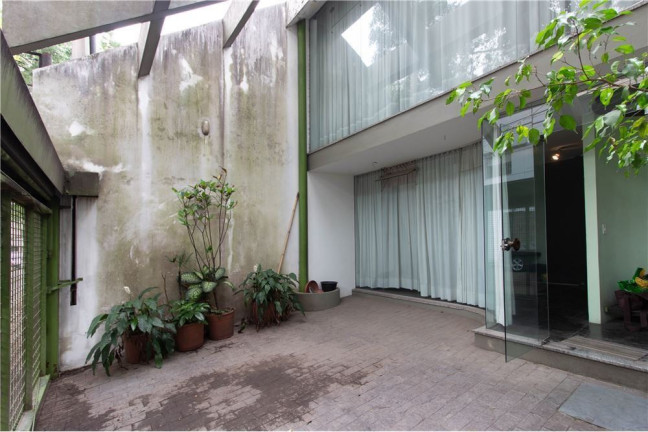Imagem Casa com 1 Quarto à Venda, 200 m² em Moema - São Paulo Imagem Casa com 1 Quarto à Venda, 200 m² em Moema - São Paulo