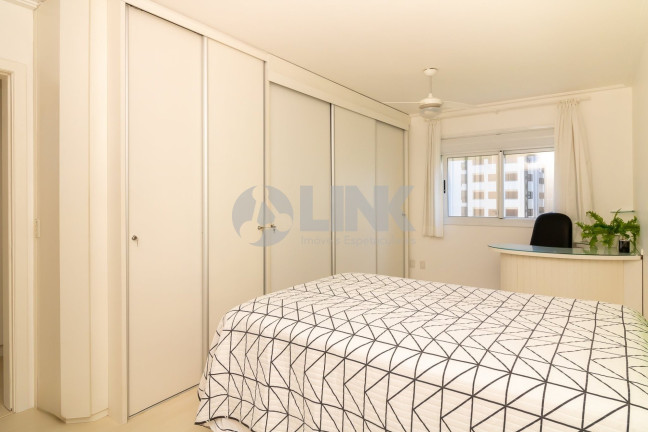 Imagem Apartamento com 3 Quartos à Venda, 167 m² em Petrópolis - Porto Alegre Imagem Apartamento com 3 Quartos à Venda, 167 m² em Petrópolis - Porto Alegre
