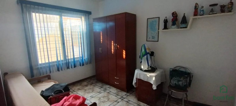 Imagem Casa com 3 Quartos à Venda, 120 m² em Medianeira - Porto Alegre Imagem Casa com 3 Quartos à Venda, 120 m² em Medianeira - Porto Alegre