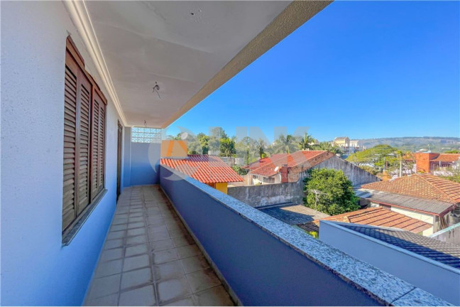 Imagem Imóvel com 3 Quartos à Venda, 260 m² em Jardim Itu - Porto Alegre Imagem Imóvel com 3 Quartos à Venda, 260 m² em Jardim Itu - Porto Alegre