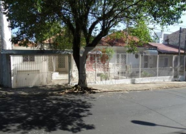 Imagem Casa com 5 Quartos à Venda, 280 m² em Petrópolis - Porto Alegre