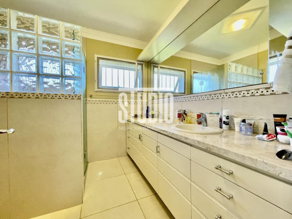 Imagem Casa com 3 Quartos à Venda, 3.000 m² em Centro - Garibaldi Imagem Casa com 3 Quartos à Venda, 3.000 m² em Centro - Garibaldi