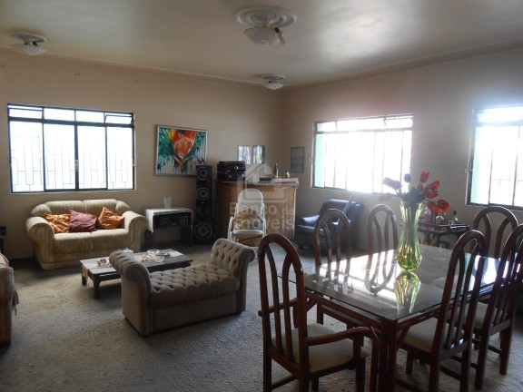 Imagem Casa com 5 Quartos à Venda, 323 m² em Centro - Santa Maria