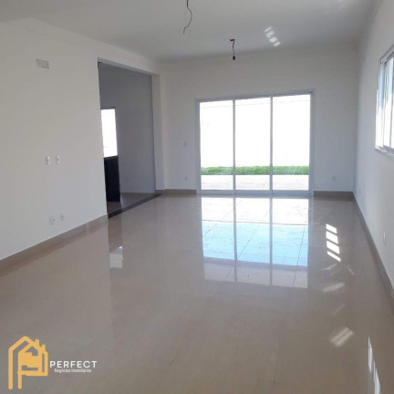 Imagem Casa com 3 Quartos à Venda, 206 m² em Via Dutra - Caçapava