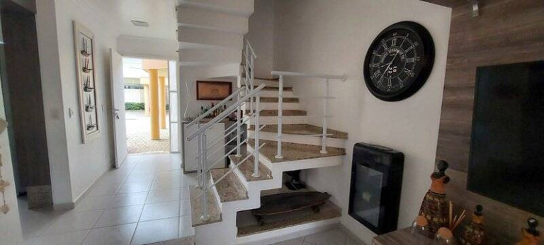 Imagem Casa com 4 Quartos à Venda, 230 m² em Peruíbe
