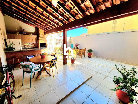Imagem Casa com 3 Quartos à Venda, 150 m² Imagem Casa com 3 Quartos à Venda, 150 m²