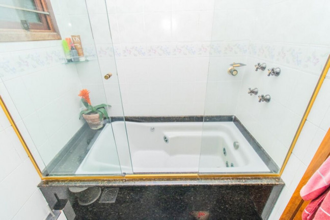 Imagem Imóvel com 4 Quartos à Venda, em Passo Da Areia - Porto Alegre Imagem Imóvel com 4 Quartos à Venda, em Passo Da Areia - Porto Alegre