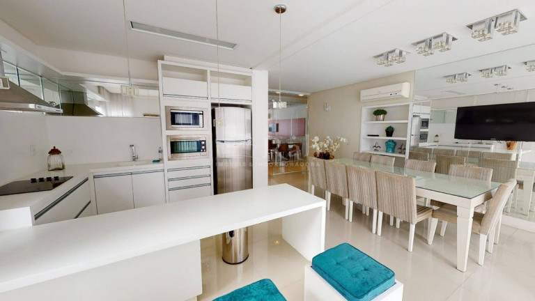 Imagem Apartamento com 3 Quartos à Venda, 134 m² em Centro - Balneário Camboriú Imagem Apartamento com 3 Quartos à Venda, 134 m² em Centro - Balneário Camboriú