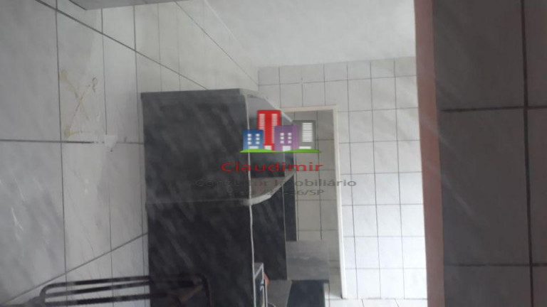 Imagem Sobrado à Venda, em Cidade Tiradentes - São Paulo Imagem Sobrado à Venda, em Cidade Tiradentes - São Paulo