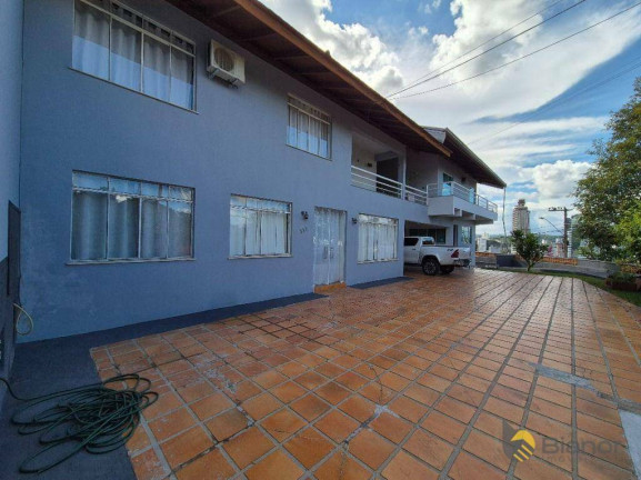 Imagem Casa com 8 Quartos à Venda, 350 m² em Bom Retiro - Blumenau Imagem Casa com 8 Quartos à Venda, 350 m² em Bom Retiro - Blumenau