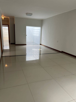 Imagem Casa com 3 Quartos à Venda, 308 m²