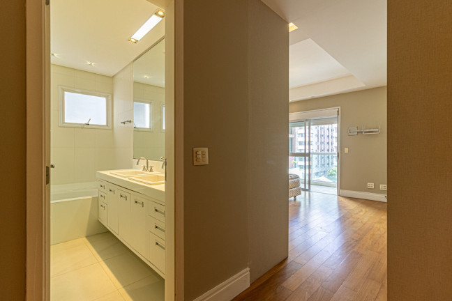 Imagem Apartamento com 4 Quartos para Alugar, 270 m² em Boqueirão - Santos