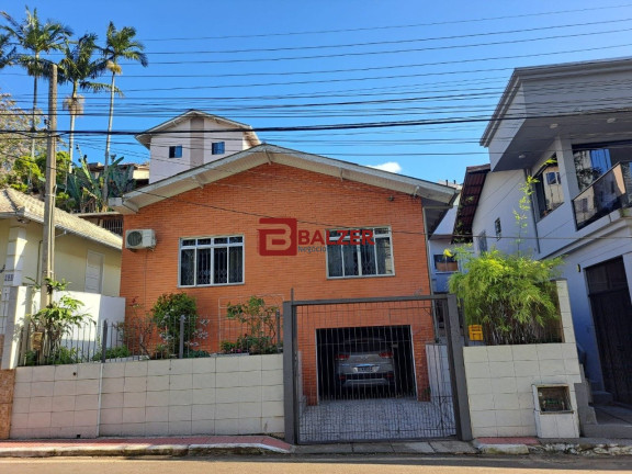Imagem Casa com 8 Quartos à Venda, 410 m² em Agronômica - Florianópolis