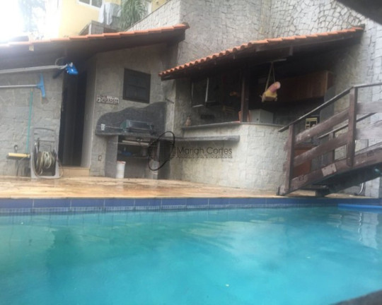 Imagem Casa com 4 Quartos à Venda, 600 m² em Itaipú - Niterói