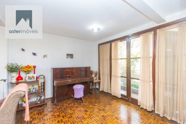 Imagem Casa com 4 Quartos à Venda, 180 m² em Guabirotuba - Curitiba