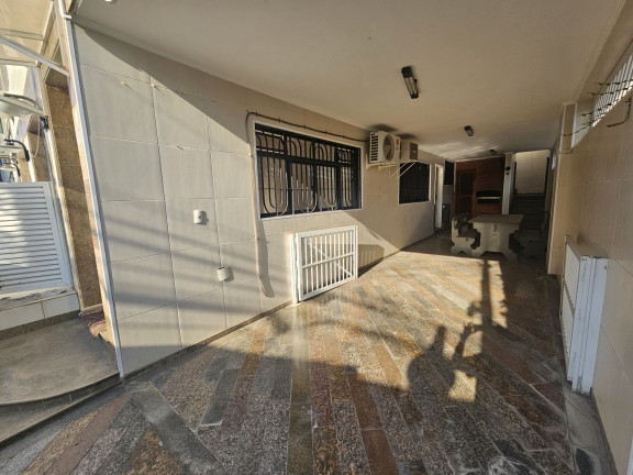 Imagem Casa com 4 Quartos para Alugar, 276 m² em Aparecida - Santos