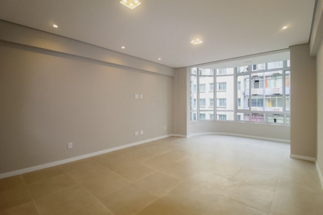 Imagem Imóvel com 3 Quartos à Venda, 128 m² em Copacabana - Rio De Janeiro Imagem Imóvel com 3 Quartos à Venda, 128 m² em Copacabana - Rio De Janeiro
