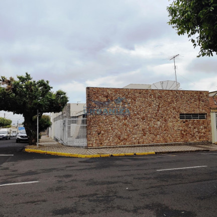 Casa com 3 Quartos à Venda, 208 m² em Centro - Birigui