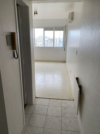 Imagem Imóvel com 1 Quarto à Venda, 25 m² em Centro Histórico - Porto Alegre Imagem Imóvel com 1 Quarto à Venda, 25 m² em Centro Histórico - Porto Alegre