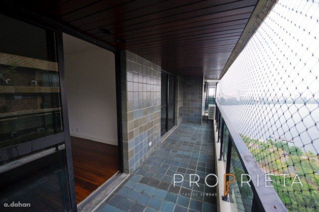 Imagem Apartamento com 4 Quartos à Venda, 319 m² em Lagoa - Rio De Janeiro Imagem Apartamento com 4 Quartos à Venda, 319 m² em Lagoa - Rio De Janeiro