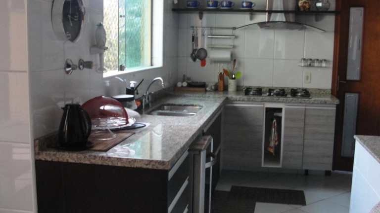 Imagem Casa com 4 Quartos à Venda, 240 m² em Vila Suzana - São Paulo Imagem Casa com 4 Quartos à Venda, 240 m² em Vila Suzana - São Paulo