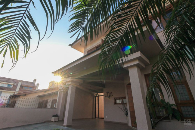 Imagem Casa com 3 Quartos à Venda, em Guarujá - Porto Alegre Imagem Casa com 3 Quartos à Venda, em Guarujá - Porto Alegre