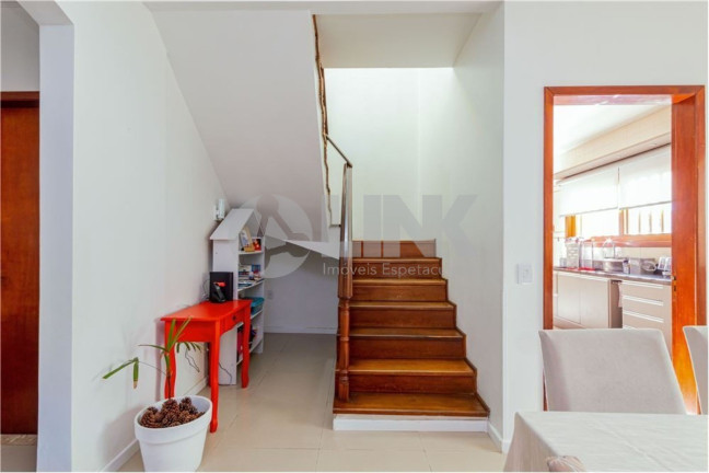 Imagem Casa com 4 Quartos à Venda,  em Jardim Itu - Porto Alegre