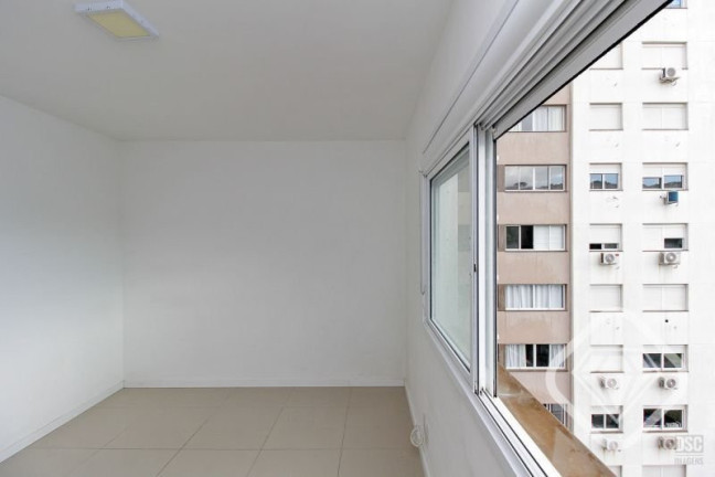 Imagem Apartamento com 2 Quartos à Venda, 63 m² em Teresópolis - Porto Alegre