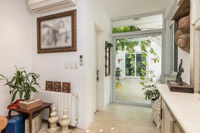 Imagem Casa com 3 Quartos à Venda, 300 m² em Jardim Lindóia - Porto Alegre