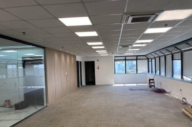Sala Comercial à Venda, 200 m² em Cidade Monções - São Paulo