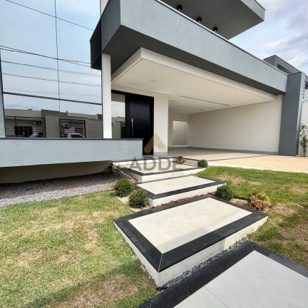 Imagem Casa com 3 Quartos à Venda, 405 m² em Green Park - Sorriso