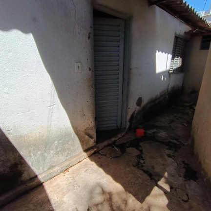 Imagem Casa com 8 Quartos à Venda, 200 m² em Parque Flamboyant - Goiania Imagem Casa com 8 Quartos à Venda, 200 m² em Parque Flamboyant - Goiania