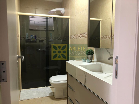 Imagem Casa com 2 Quartos à Venda, 70 m² em Centro - Tijucas