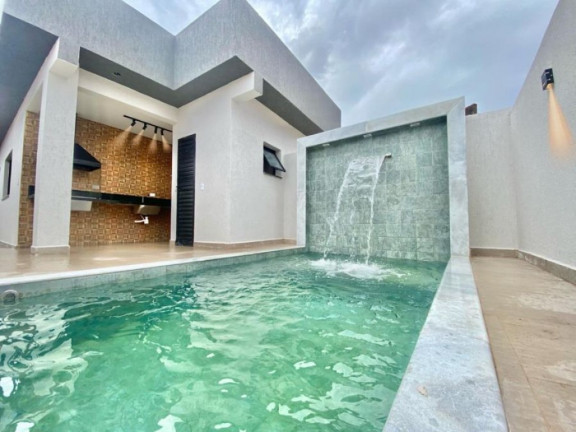 Casa com 3 Quartos à Venda,  em Jardim Grandesp - Itanhaem
