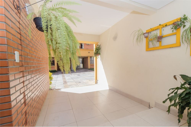 Imagem Casa com 3 Quartos à Venda,  em Medianeira - Porto Alegre