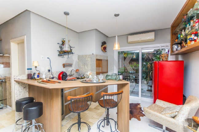 Imagem Sobrado com 3 Quartos à Venda, 280 m² em Jardim Lindóia - Porto Alegre
