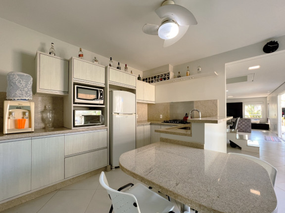 Imagem Casa com 3 Quartos à Venda, 295 m² em Coqueiros - Florianópolis Imagem Casa com 3 Quartos à Venda, 295 m² em Coqueiros - Florianópolis