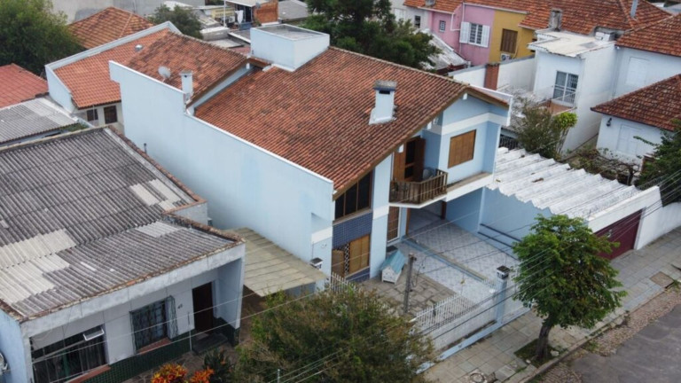 Imagem Imóvel com 4 Quartos à Venda, em Glória - Porto Alegre Imagem Imóvel com 4 Quartos à Venda, em Glória - Porto Alegre