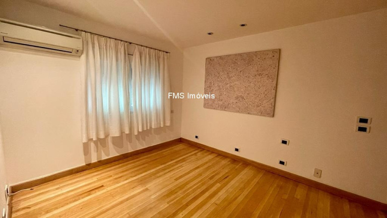 Imagem Imóvel com 3 Quartos à Venda, 210 m² em Cerqueira César - São Paulo Imagem Imóvel com 3 Quartos à Venda, 210 m² em Cerqueira César - São Paulo