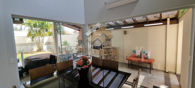 Imagem Casa com 3 Quartos à Venda, 272 m² em São Carlos