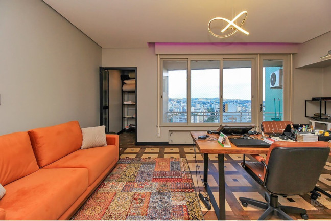 Imagem Apartamento com 4 Quartos à Venda, 221 m² em Independência - Porto Alegre Imagem Apartamento com 4 Quartos à Venda, 221 m² em Independência - Porto Alegre