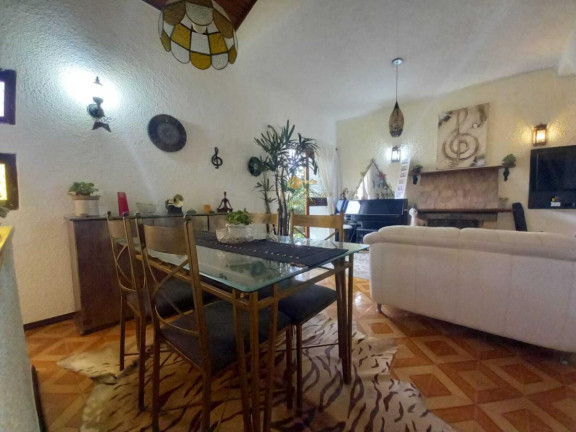 Imagem Casa com 4 Quartos à Venda, 180 m² em Iucas - Teresópolis