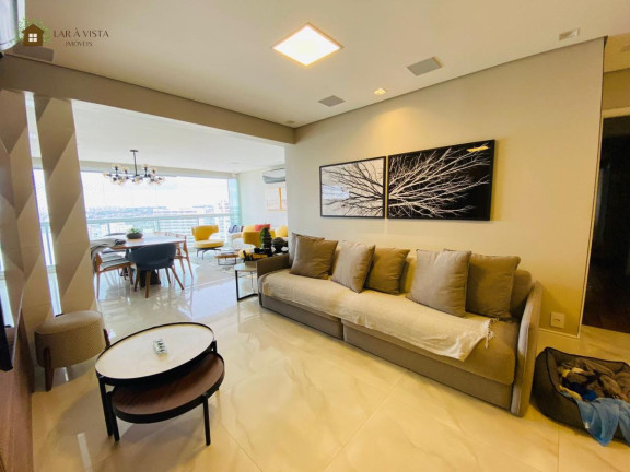 Apartamento com 3 Quartos à Venda, 165 m²