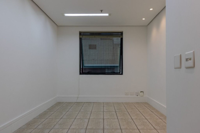 Foto do imóvel Sala Comercial à Venda, 21 m² em Vila Nova Conceição - São Paulo