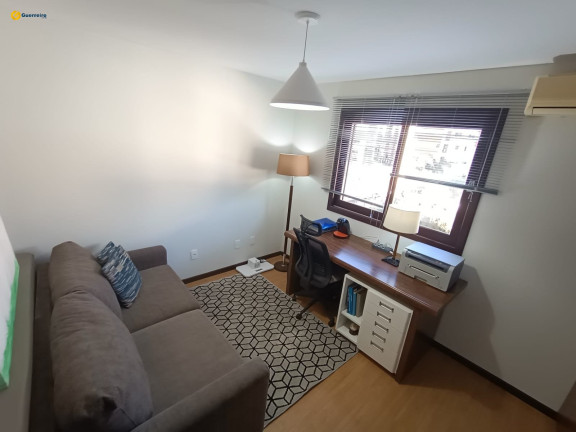 Imagem Casa com 4 Quartos à Venda, 220 m² em Córrego Grande - Florianópolis Imagem Casa com 4 Quartos à Venda, 220 m² em Córrego Grande - Florianópolis