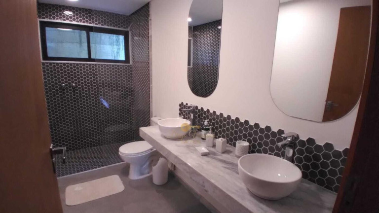 Imagem Casa com 3 Quartos à Venda, 300 m² em Vargem Grande - Teresópolis