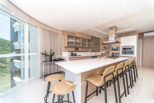 Imagem Apartamento com 4 Quartos à Venda, 238 m² em Centro - Balneário Camboriú Imagem Apartamento com 4 Quartos à Venda, 238 m² em Centro - Balneário Camboriú